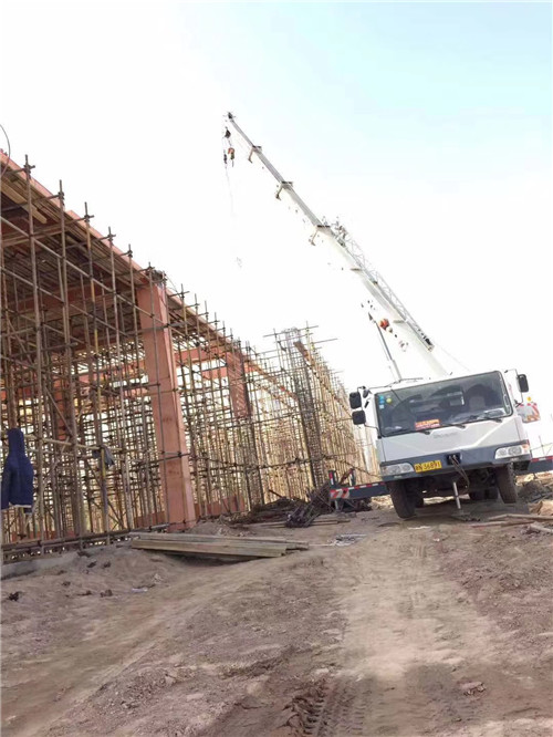 商都县25 吨、50 吨吊车怎么选？多大重量 / 半径适合对应车型？