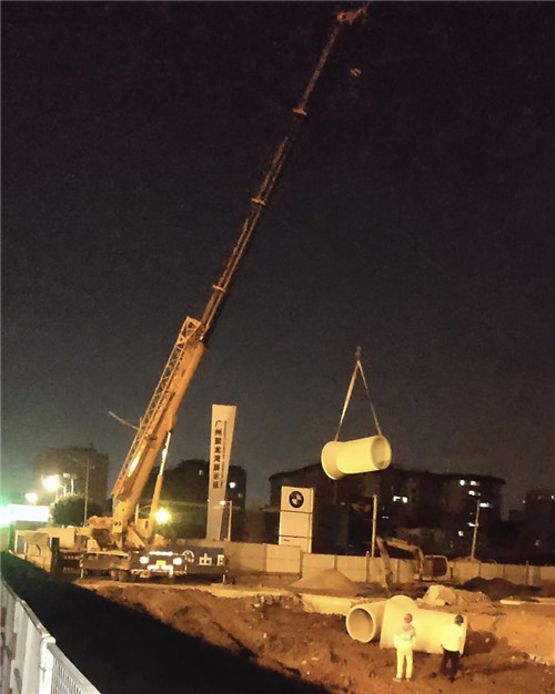 商都县“弯臂矫正”—— 吊车的 “形变补偿” 技术