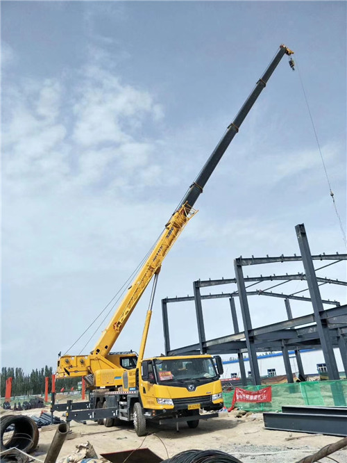 商都县超高层建筑钢结构吊装案例